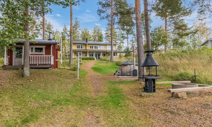 Savonlinna House | Experience Kartanohuvila: Lake Views and Spa Retreat