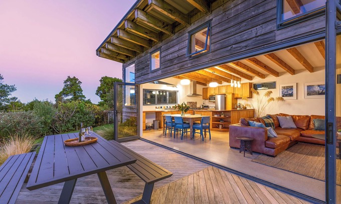 Pakawau House | Discover Karu ō te Kiwi: Pet-Friendly Oceanfront Escape