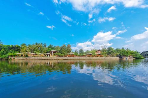 Kochchikade Resort | Relax at Karunakarala Ayurveda Resort with Oceanfront Views