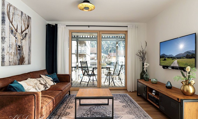 Mittenwald Apartment | Karwendeloase: Inviting 3-Room Apartment with Scenic Views