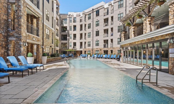 Charlotte Apartment | Inviting Kasa Dilworth Charlotte: Family-Friendly Oceanfront Stay