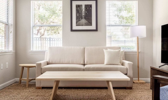 Pearland Apartment | Family-Friendly 2BD Kasa in South Houston with Pool