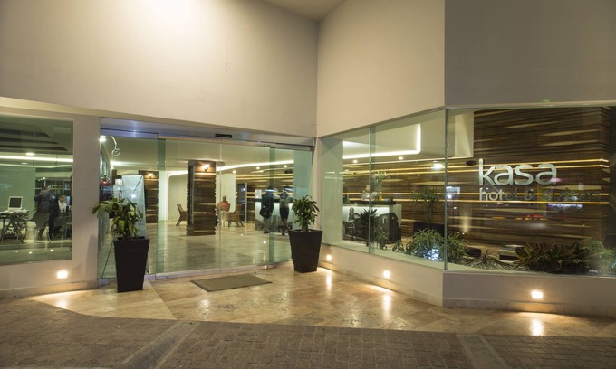 Irapuato Hotel | Discover Kasa Hotel & Suites: Family-Friendly with Spa