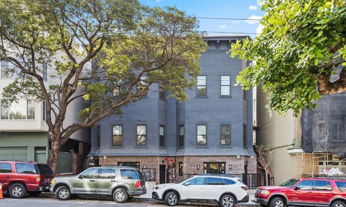 Pacific Heights Hotel | Pet-Friendly Stay at Kasa The Addison San Francisco