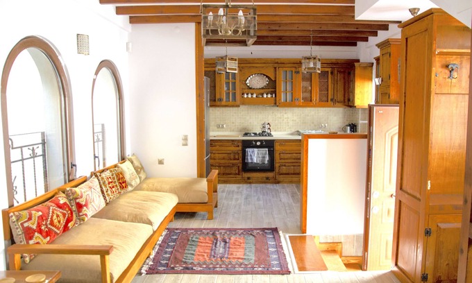 Selcuk House | Experience Kasbah Shirin: Top-Rated Oasis with Pool