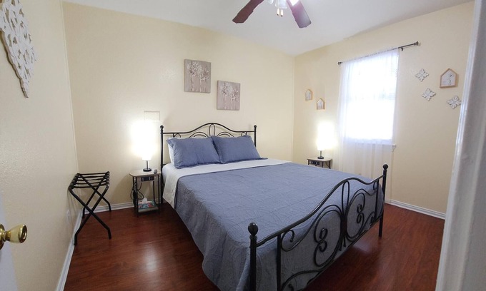 Redwood Apartment | Convenient Stay at KASITA: Near River & Key Attractions