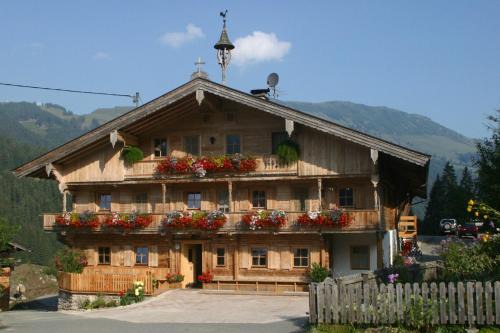 Kirchberg in Tirol Apartment | Pet-Friendly Getaway at Kasperbauer - Rated 9.2/10