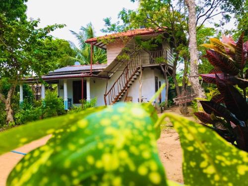 Dambulla Villa | Pet-Friendly Haven at Kassapa Rock Gate Sigiriya