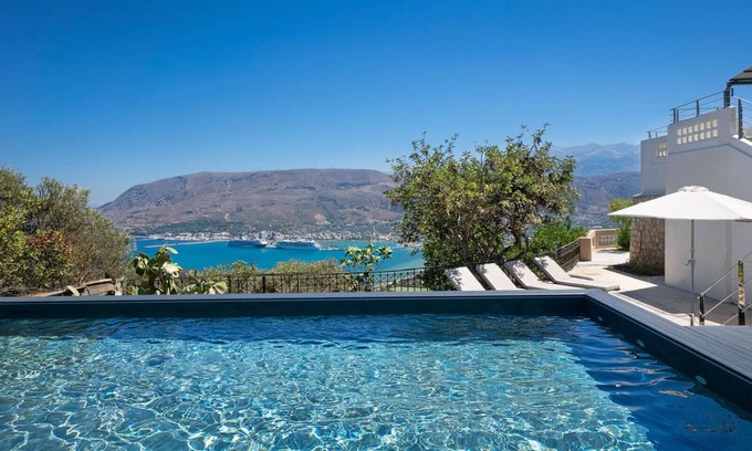 Chania Villa | Relaxing Kassiopeia Villa with Private Pool and Sea Views