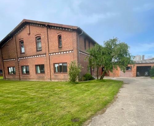 Beidenfleth House | Oceanfront Kastanienhof Gästewohnung for Family Getaways
