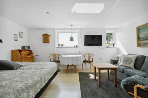 Svendborg Bed & Breakfast | Family-Friendly Kastanievejens Overnatning with High Ratings