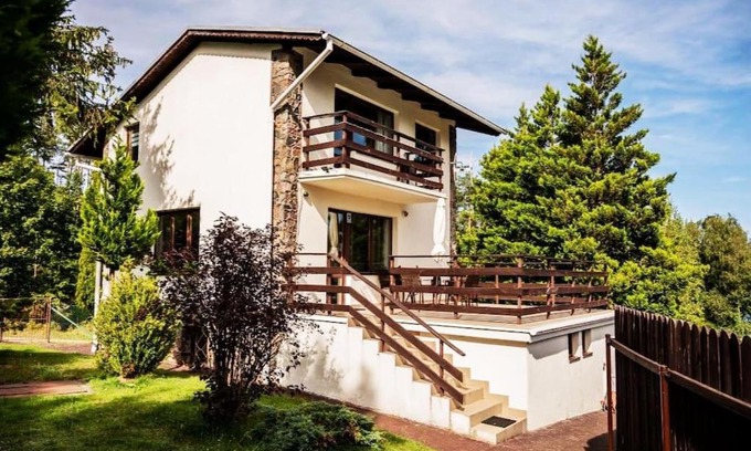 Suleczyno House | Discover Kaszuby Dom nad jeziorem: Pet-Friendly Escape