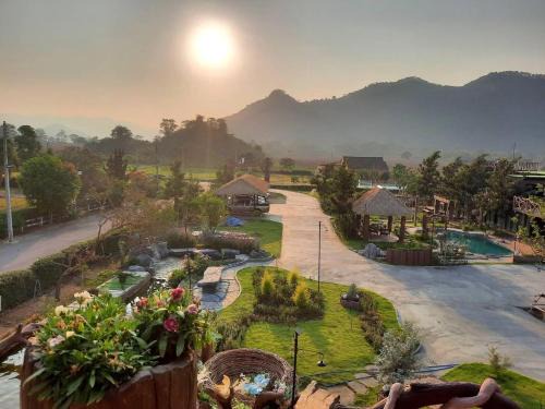 Mu Si Resort | Family-Friendly Kataipakhaoyai with Pool & Dining Options