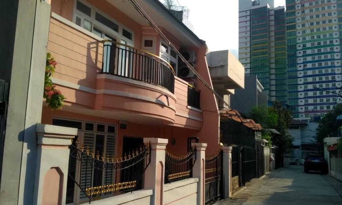 Palmerah House | Budget-Friendly Katalia Tomang with Breakfast & Child Care