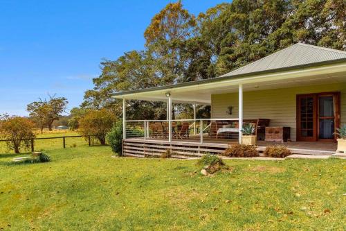 Coomba Bay House | Katandra Homestead: Tranquil Retreat on Wallis Lake