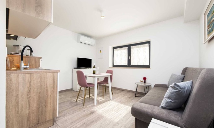 Rovinj Apartment | Top-Rated Katarina Apartment with Terrace & Breakfast Included