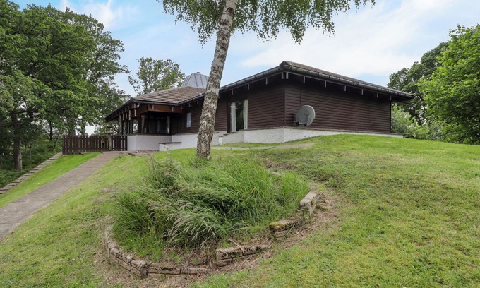 Kingussie Cottage | Impressive KATCHANA: Pet Friendly with Hot Tub Retreat