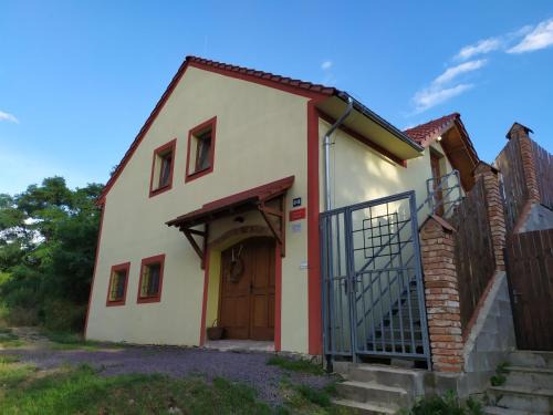 Znojmo House | Discover Kateřinský sklípek: Family-Friendly Retreat