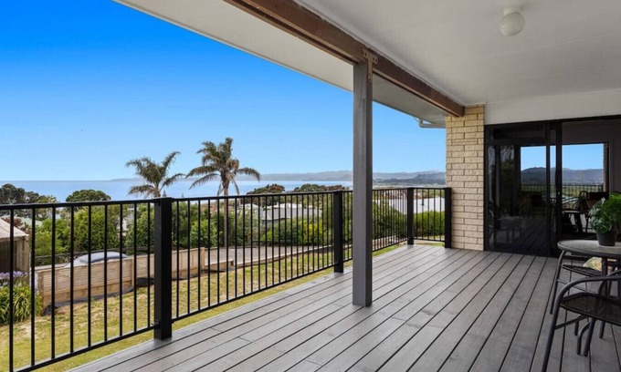 Waiotahi House | Relax at Kate and Harry's - Waiotahe with Oceanfront Views