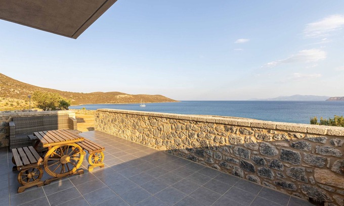 Monemvasia House | Katerinas Villa 1 - Monemvasia Beachfront Serenity