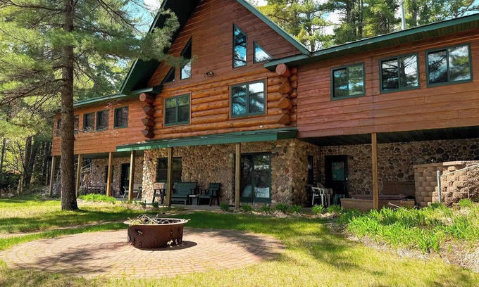 Minocqua House | Discover Katherine Lake Lodge - Rated 10/10, Family-Friendly