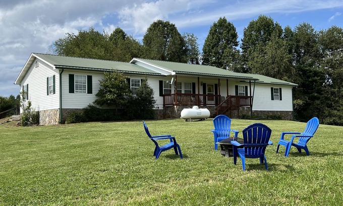 Butler House | Idyllic Katherine's Place: Family-Friendly by Watauga Lake