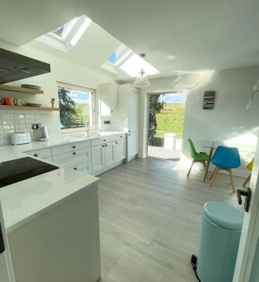 Castlebaldwin House | Exceptional Family Retreat at Kathleen's Carrowkeel Cottage