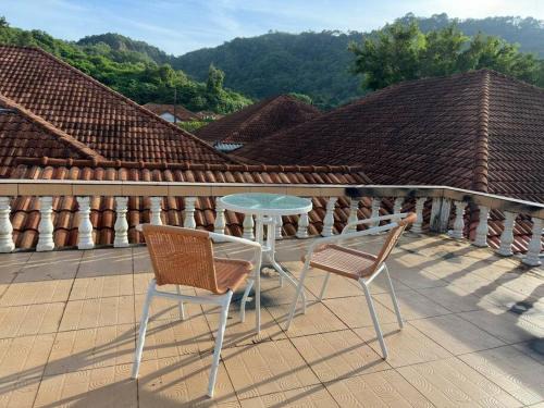 Kathu House | Family-Friendly Kathu Home with Scenic Mountain Views