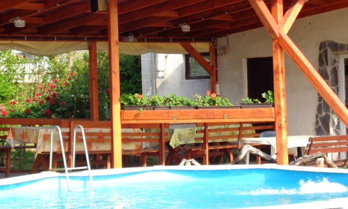 Aggtelek House | Cozy Katica Guesthouse in Aggtelek with Pool & Dining