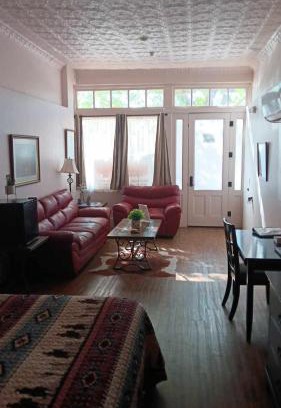 Tombstone Hotel | Discover Katie's Cozy Suites - Guest Rated 9.2/10