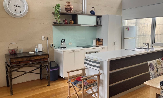 Augusta Apartment | Ocean View Apartment in the Heart of Town for Families