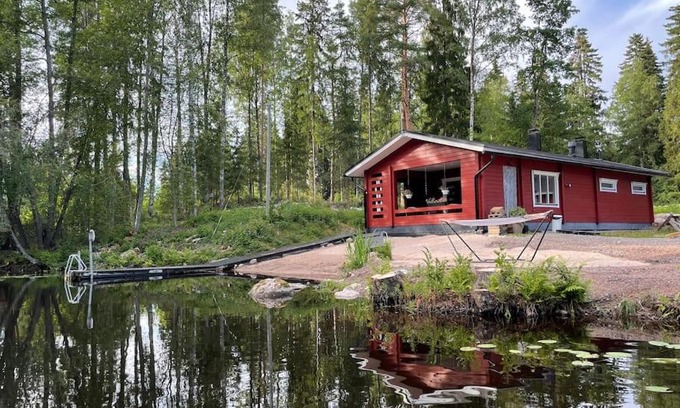Renko Villa | Idyllic Katiskosken Joenrantamökki with Private Beach & Hot Tub