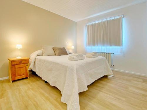 El Chalten Apartment | Unforgettable Stay at KAU KOSTEN: Hot Tub & Breakfast Included