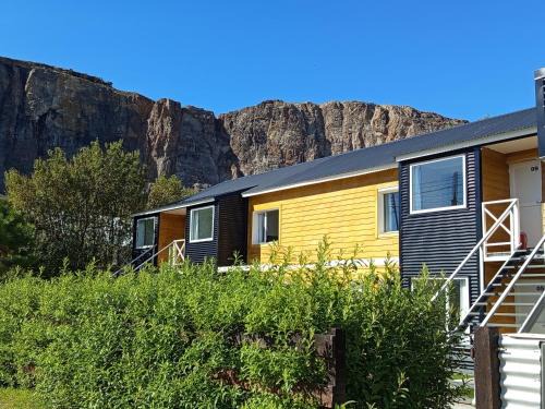 El Chalten Apartment | Experience Kau Si Aike: Family-Friendly with Hot Tub & Breakfast