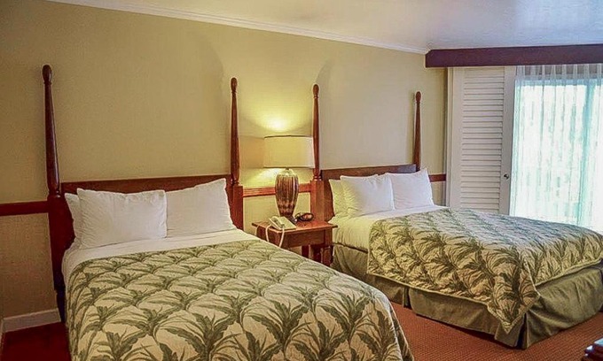 Hanamaulu House | Beachfront Kauai Resort with Pool and Kitchen Amenities