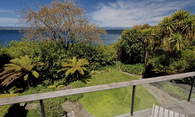 Taupo Cottage | Experience Kauawhi Lodge: Oceanfront Holiday Home Escape