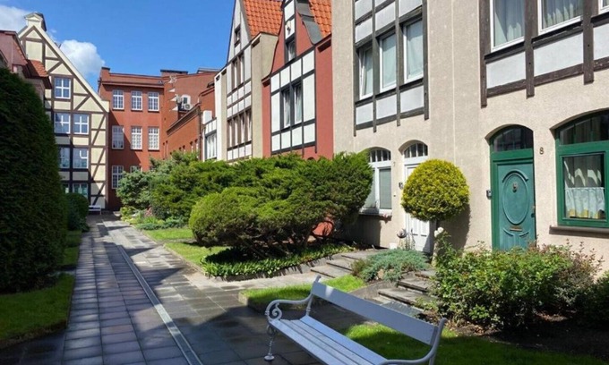 Gdansk City Center Apartment | Relax at Kauris Apartament: Pet-Friendly with Spa Access