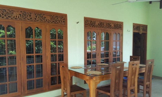 Aluthgama House | Family-Friendly Stay at Kavindi Villa with Kitchen Access