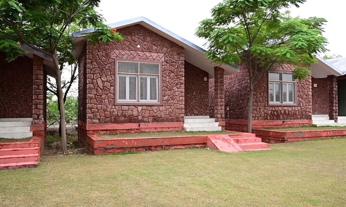 Jodhpur Hotel | Budget-Friendly IMPIAN RESORT with Family Amenities
