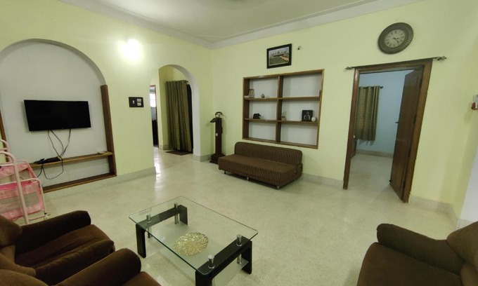 Kuvempu Nagara House | Comfortable Kavitha House Homestay with Pet-Friendly Amenities
