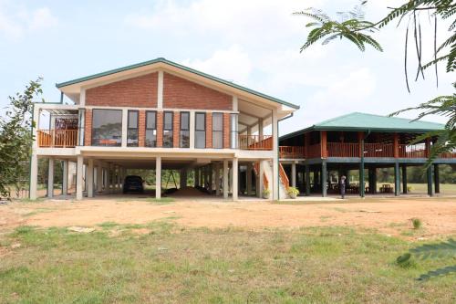 Vanathavilluwa Hotel | Experience KAYJAY WILD WILPATTU: Family-Friendly Retreat