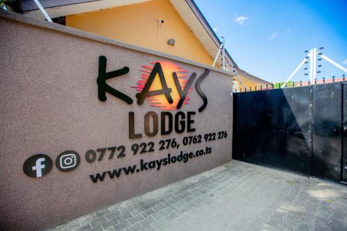 Msasani Bed & Breakfast | Discover KAYS LODGE: Family-Friendly with Top Ratings