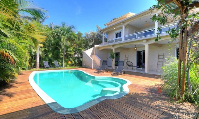 Les Avirons House | Discover KAZ A NOVA: Oceanfront Bliss with Private Pool