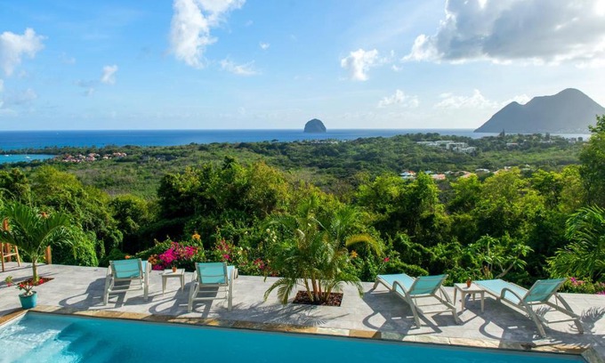 Le Diamant Apartment | Discover Kaz O'Rocher - Oceanfront Appartements with Pool