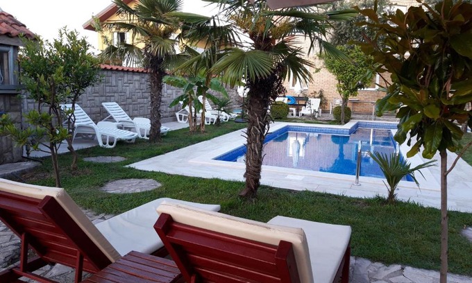Goricani House | Pet-Friendly Kazablanka Rooms with Oceanfront Views