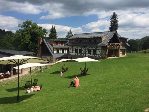 Mala Moravka Cabin | Discover Kazmarka: Pet Friendly with Hot Tub & 9/10 Score