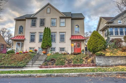 West Lawn House | Top-Rated KC-Guesthouse: Family-Friendly Stay in PA