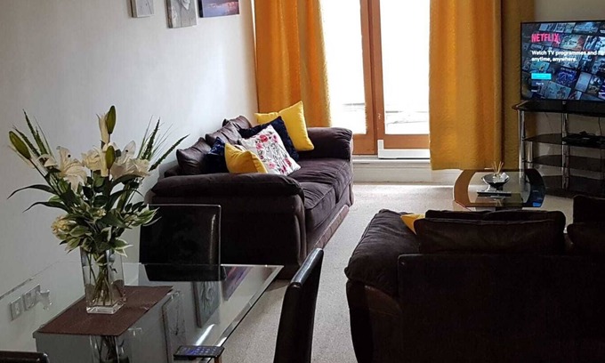 The Westside Apartment | Stylish KCS Birmingham City Apartment with Balcony & Parking