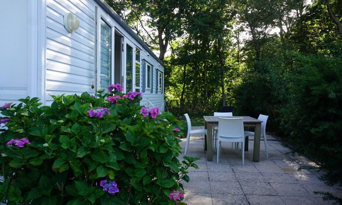Ockenburgh Ski Chalet | Pet-Friendly Vakantiepark Kijkduin with Pool & Breakfast