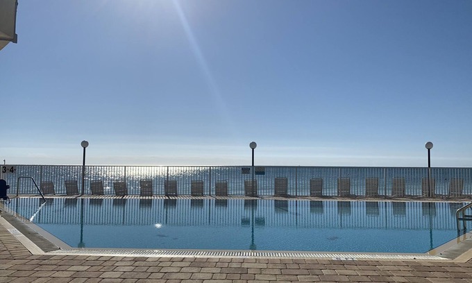 Marathon Villa | Relax in Paradise: Beachfront Pool, Full Kitchen & Balcony